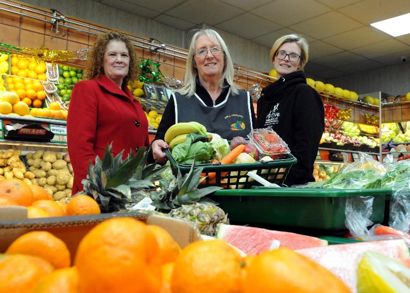 Winter support scheme -The Apple Orchard, Houghton Cllr Linda Williams, Caroline Grayson from The Apple Orchard Houghton and Amy Swan from Active Families North East