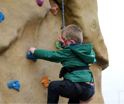 Sara climbing wall Sara climbing wall